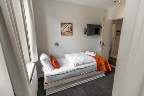 Ydes Budget Hotel