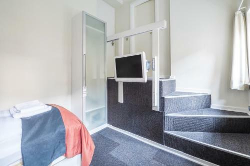 Ydes Budget Hotel