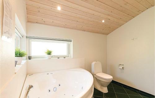 Holiday Home Aspesg�rdsskoven Aakirkeby IV