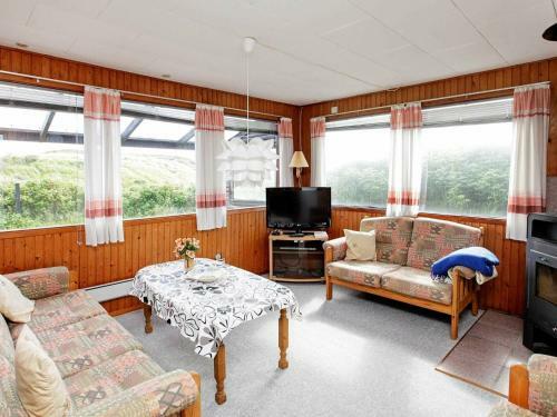 Two-bedroom Holiday Home In L�kken 25