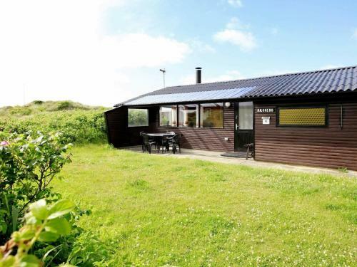 Two-bedroom Holiday Home In L�kken 25