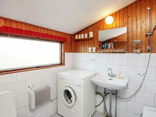 Two-bedroom Holiday Home In L�kken 25