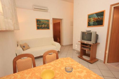 Apartment Slatine 7512a