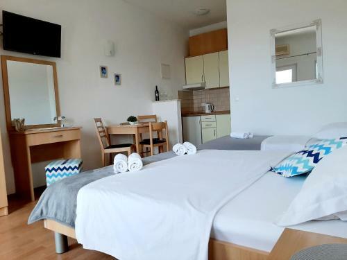 Apartments Akmadzic