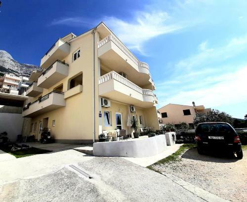 Apartments Akmadzic