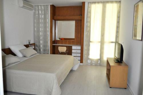Apartments By The Sea Brela (Makarska) - 6686