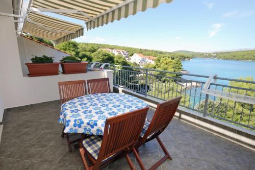 Apartment Jelsa 5723a