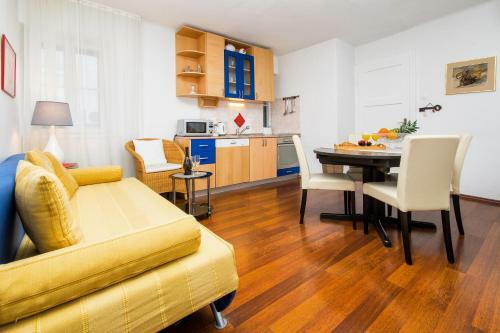 Hostal Guest House Leta