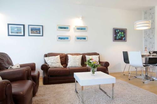 Holiday Home Beige