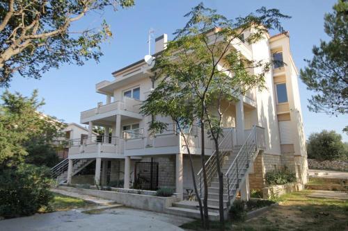 Apartments With A Parking Space Novalja (pag) - 9413