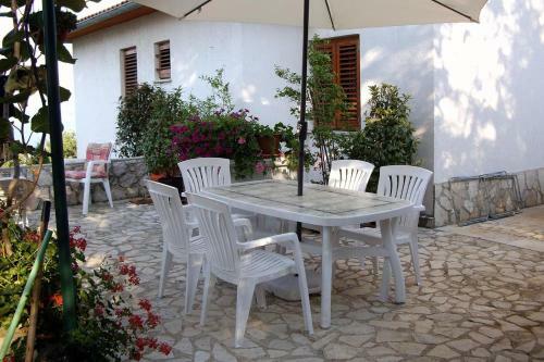 Apartments With A Parking Space Ravni (labin) - 7450