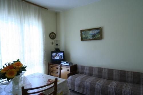 Two-bedroom Apartment In ?ilo/insel Krk 13570