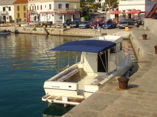 Two-bedroom Apartment In ?ilo/insel Krk 13570