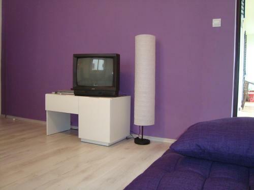 Apartments Pelo?a
