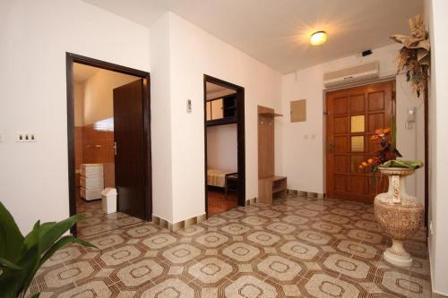 Apartments With A Parking Space Fazana - 7281