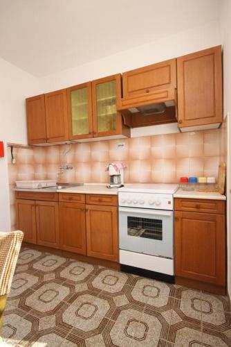 Apartments With A Parking Space Fazana - 7281