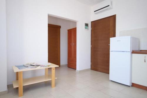 Apartments With A Parking Space Lumbarda (korcula) - 9271