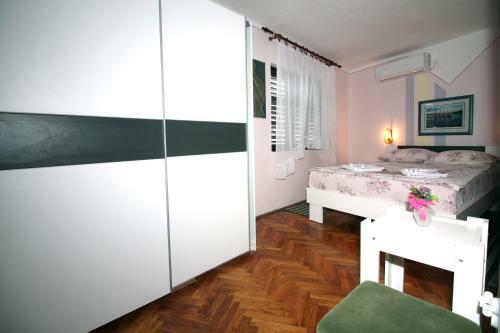 Holiday House Serov