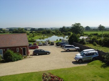 Hotel Halfway House Inn Country Lodge