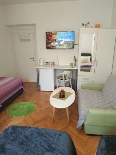 Hostal Rooms Diana