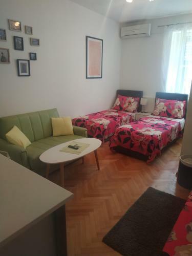 Hostal Rooms Diana
