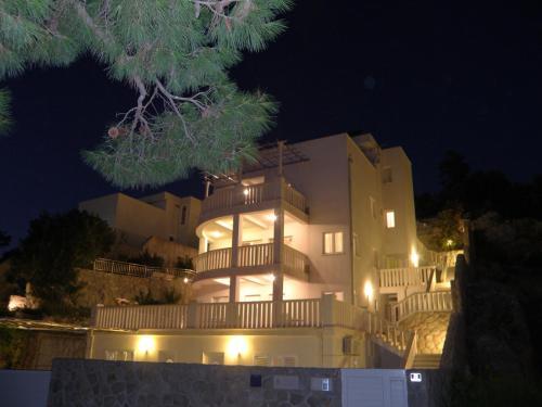 Villa Borna Apartments