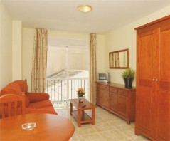 Hotel Apartamentos El Cenachero