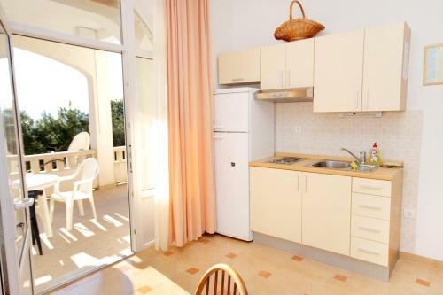 Apartment Brela 6006b