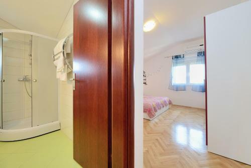 Hostal Mareta Guesthouse