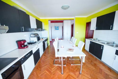 Hostal Mareta Guesthouse