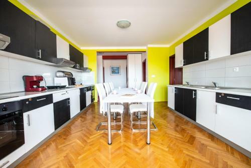 Hostal Mareta Guesthouse