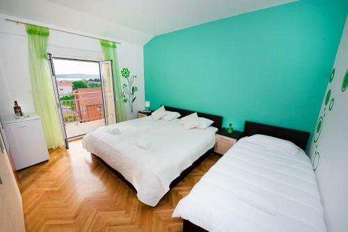 Hostal Mareta Guesthouse