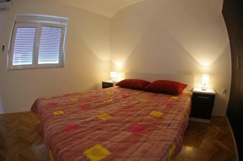 Hostal Mareta Guesthouse
