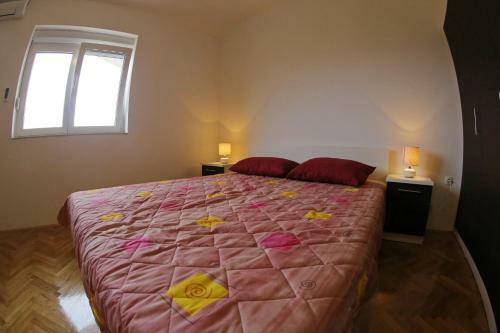 Hostal Mareta Guesthouse