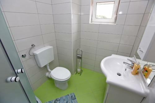 Hostal Mareta Guesthouse