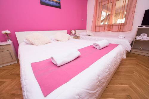 Hostal Mareta Guesthouse