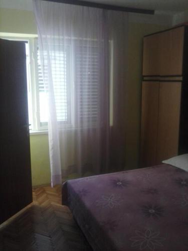 Hostal Apartments With A Parking Space Banjol (Rab) - 11021