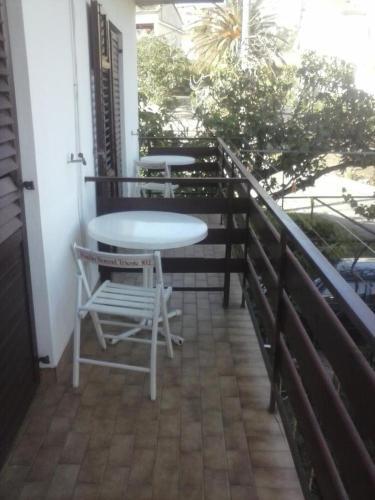 Hostal Apartments With A Parking Space Banjol (Rab) - 11021