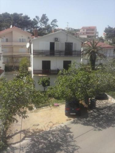 Hostal Apartments With A Parking Space Banjol (Rab) - 11021