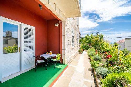 Hostal Apartments Kazo