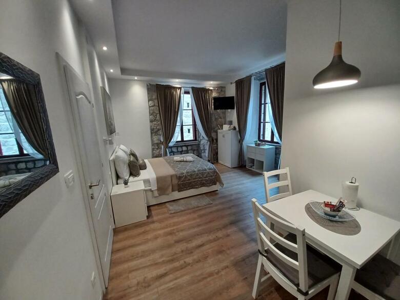 Hostal Placeta Apartments