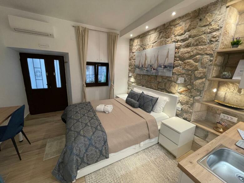 Hostal Placeta Apartments