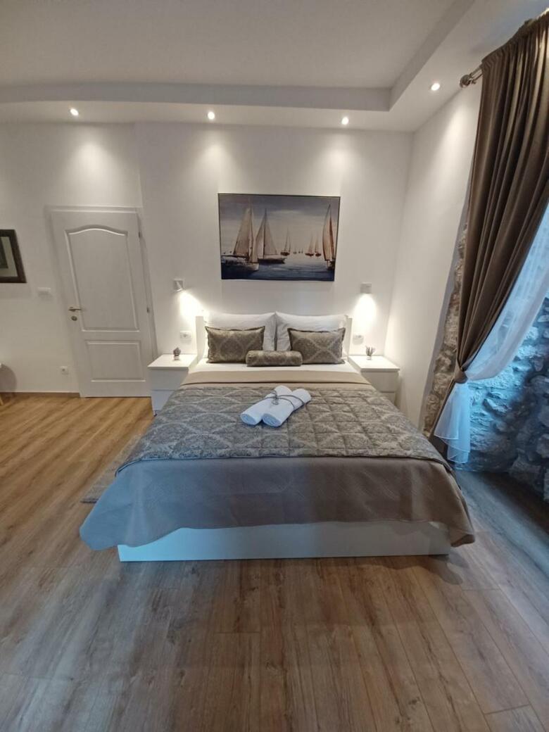 Hostal Placeta Apartments