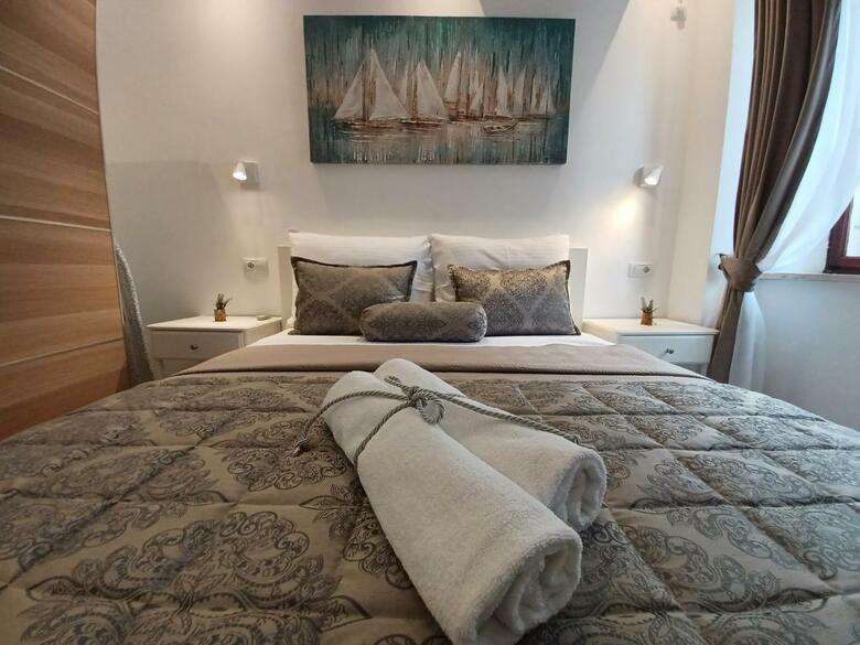 Hostal Placeta Apartments