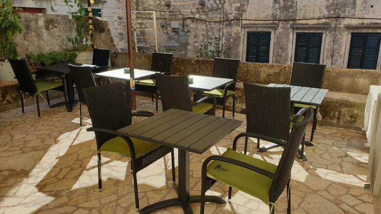 Hostal Placeta Apartments