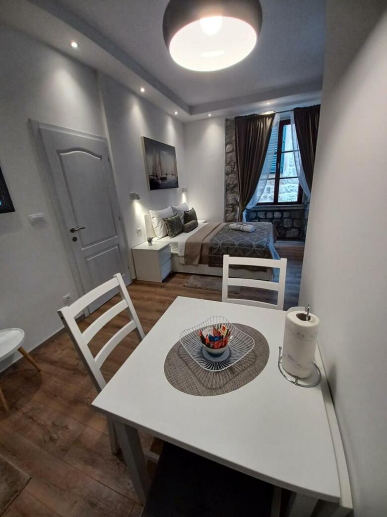 Hostal Placeta Apartments
