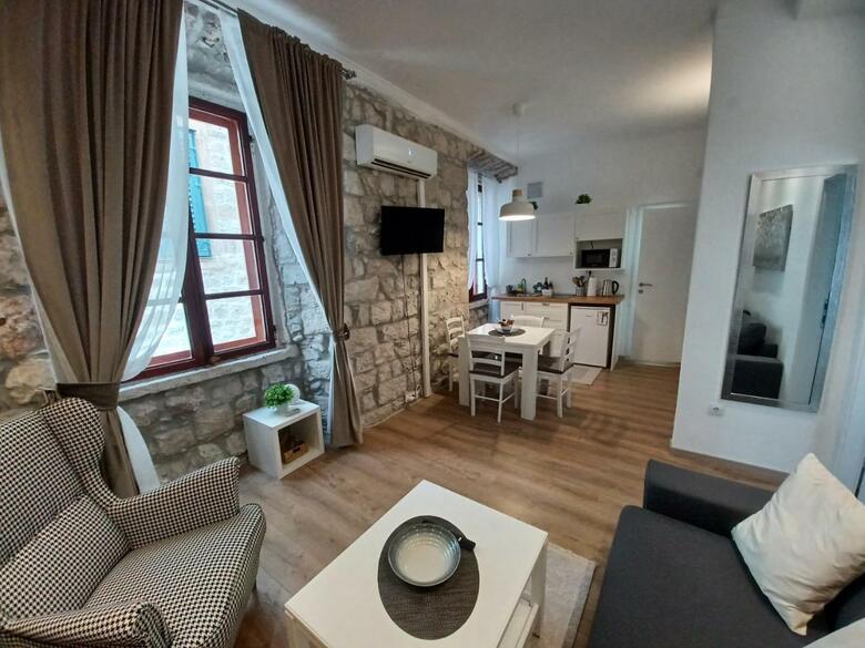 Hostal Placeta Apartments