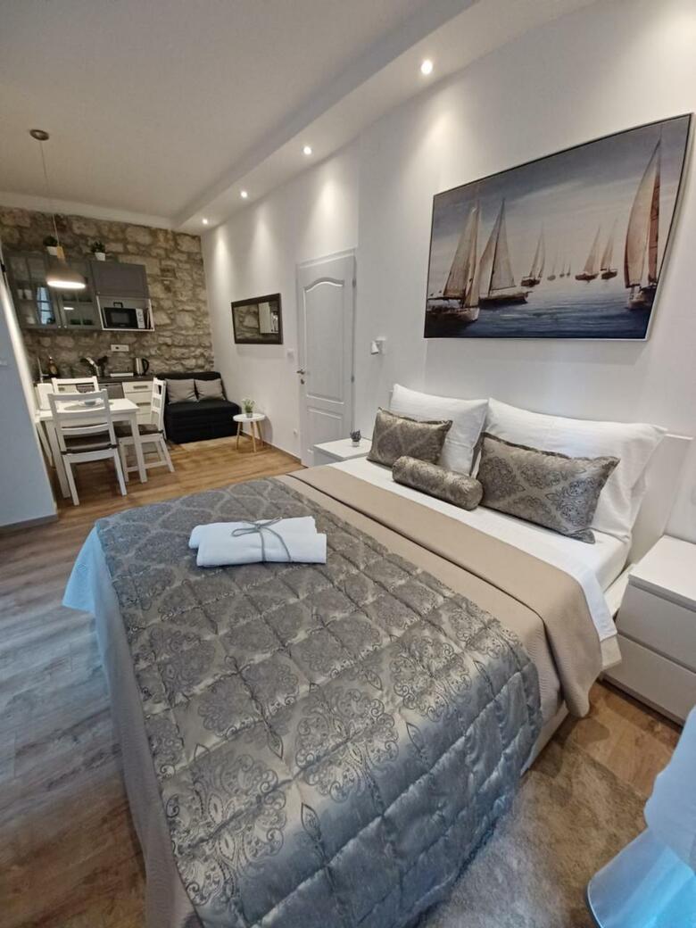 Hostal Placeta Apartments