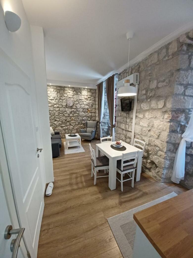 Hostal Placeta Apartments