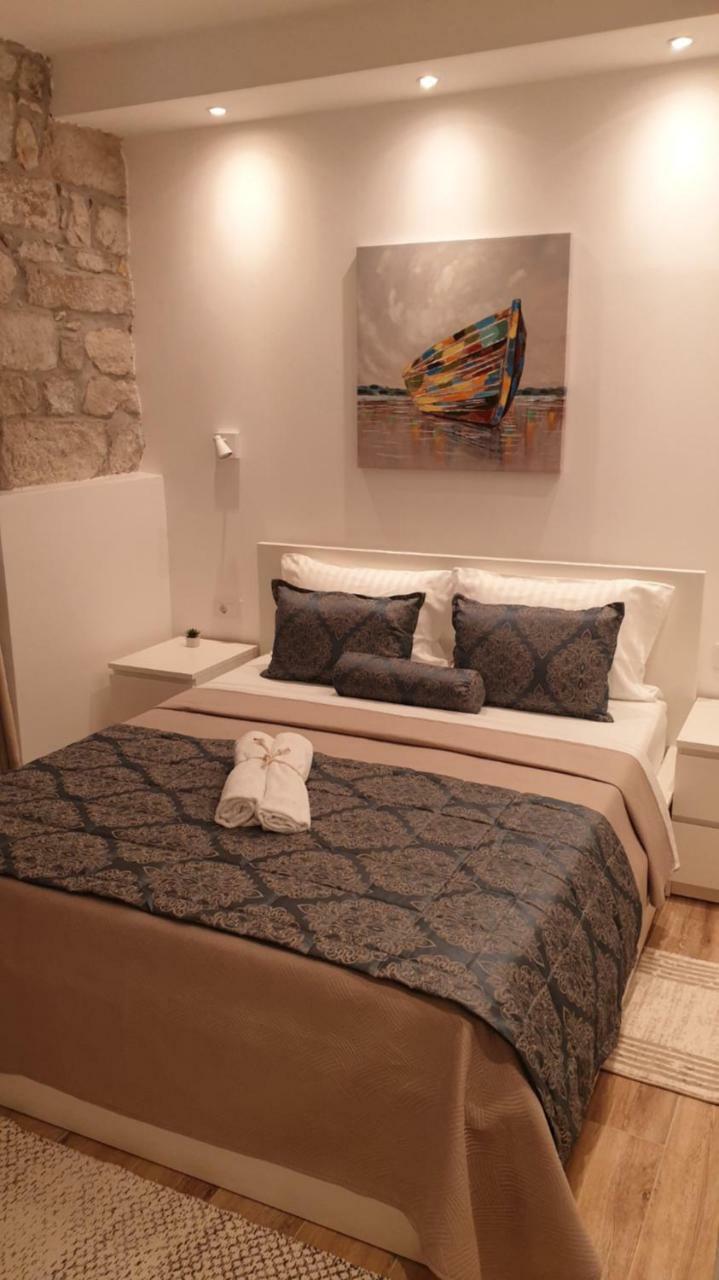 Hostal Placeta Apartments